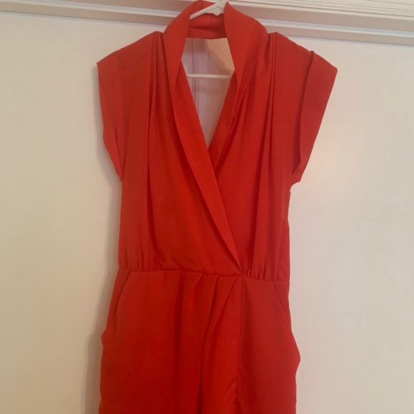 Dresses - Picture 1 of 5